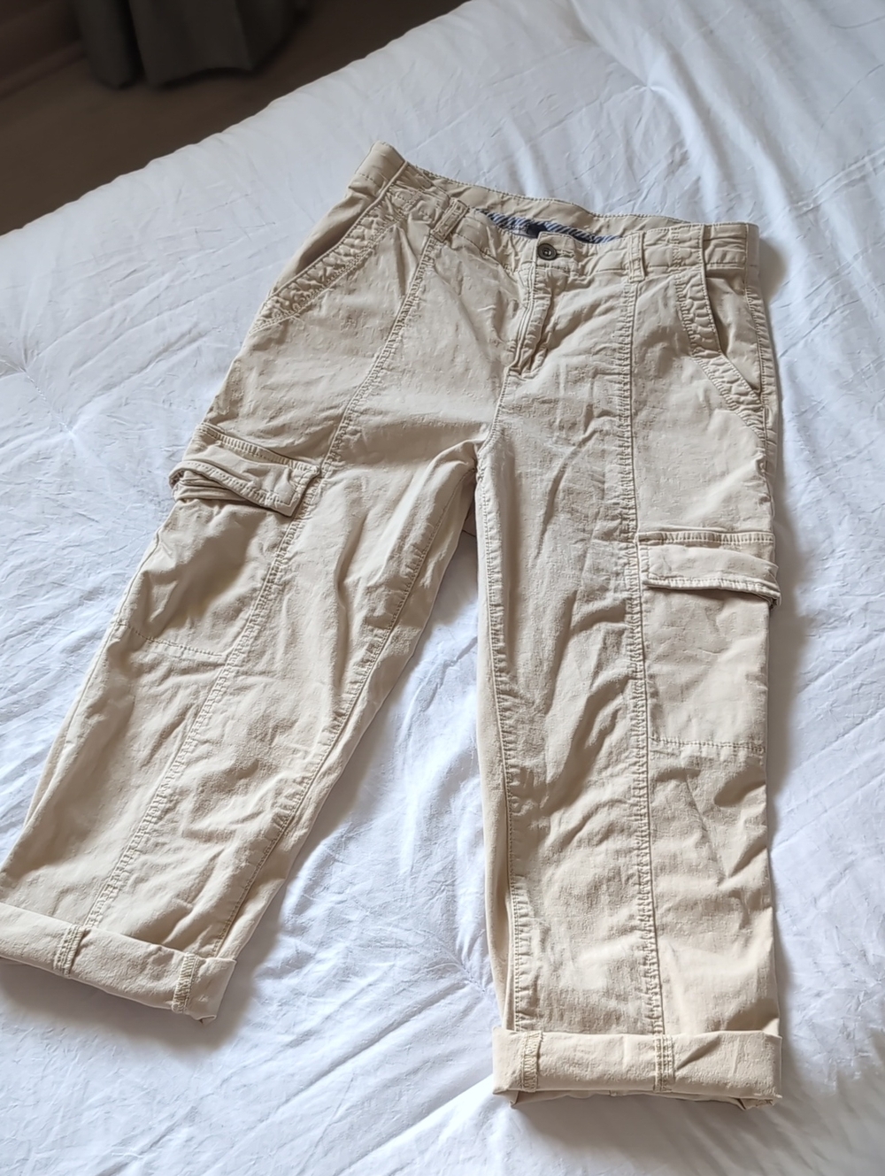 Beige High-Mid Waist Cargo Capri Pants